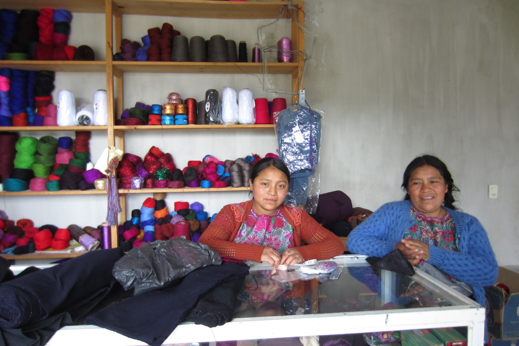 Ceci and Josefa, Nachig, Chiapas. Photo by Ana Paula Fuentes.